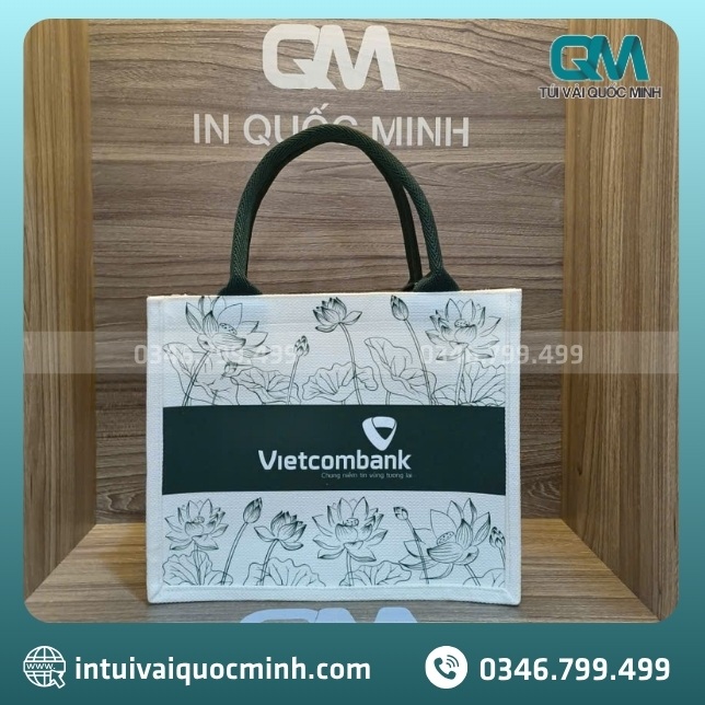 Hình ảnh thực tế của túi vải Linen in logo ngân hàng Vietcombank