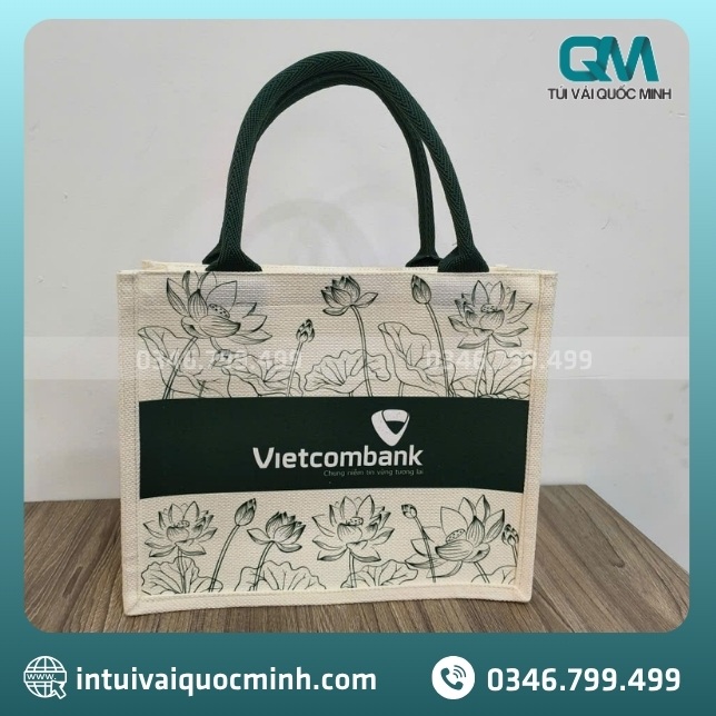 Hình ảnh thực tế của túi vải Linen in logo ngân hàng Vietcombank