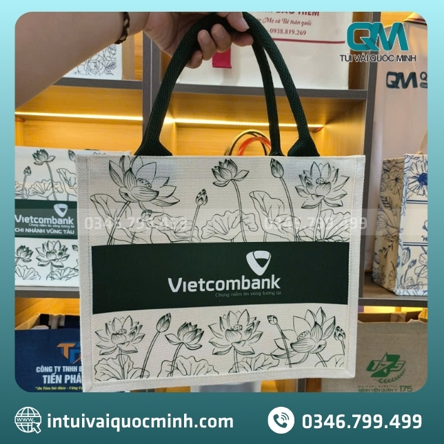 Hình ảnh thực tế của túi vải Linen in logo ngân hàng Vietcombank
