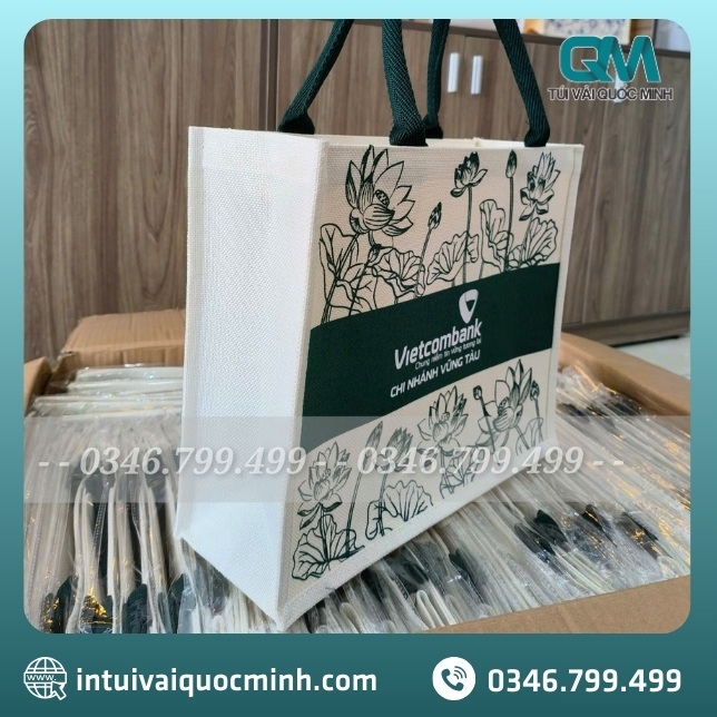 Ứng dụng của túi vải Linen in logo ngân hàng Vietcombank
