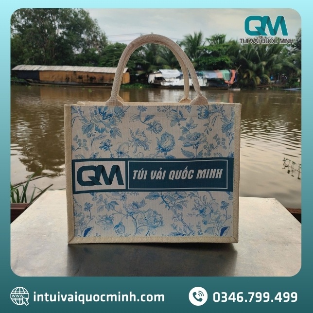 Ứng dụng túi vải Linen in logo công ty Quốc Minh