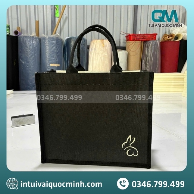 Một số mẫu túi vải đay Linen đơn sắc in logo mà Quốc Minh đã sản xuất