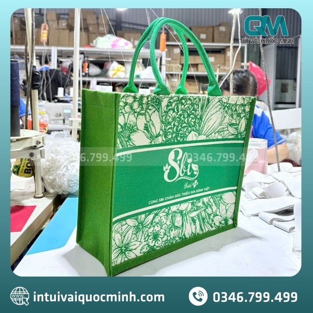 Một số mẫu túi vải đay Linen đơn sắc in logo mà Quốc Minh đã sản xuất