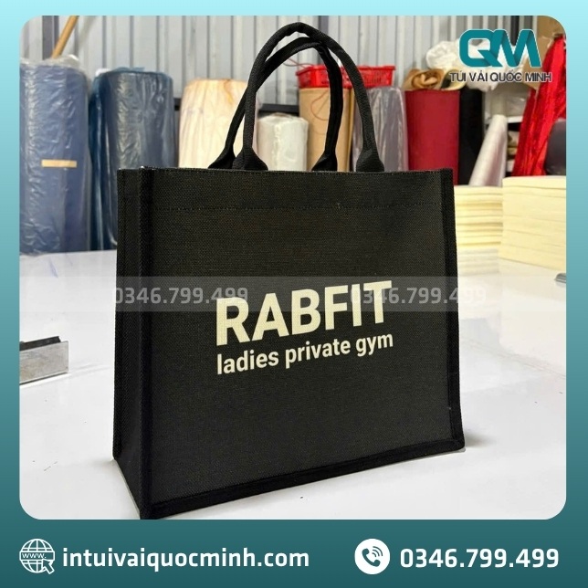 Một số mẫu túi vải đay Linen đơn sắc in logo mà Quốc Minh đã sản xuất
