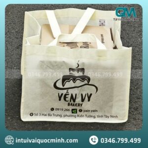 Một số mẫu túi vải không dệt in logo tiệm bánh nổi bật mà Quốc Minh đã sản xuất