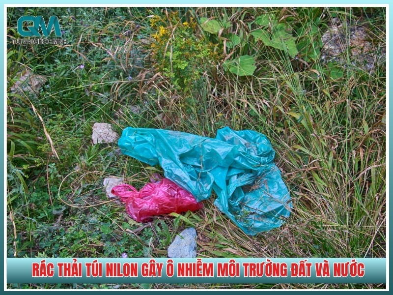 rác thải túi nilon gây ô nhiễm môi trường đất và nước tại đô thị Việt Nam
